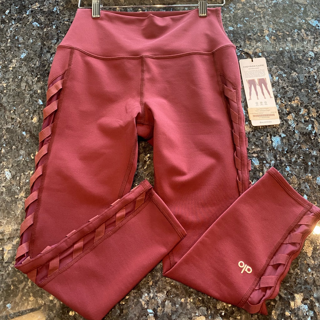 Nwt Alo Deep Red Leggings Size Small